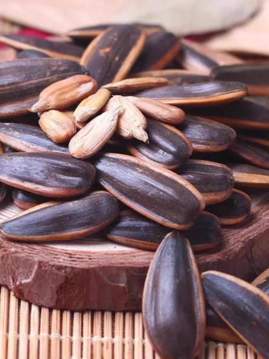 Lao Jie Kou Sunflower Seeds 老街口瓜子100-110g